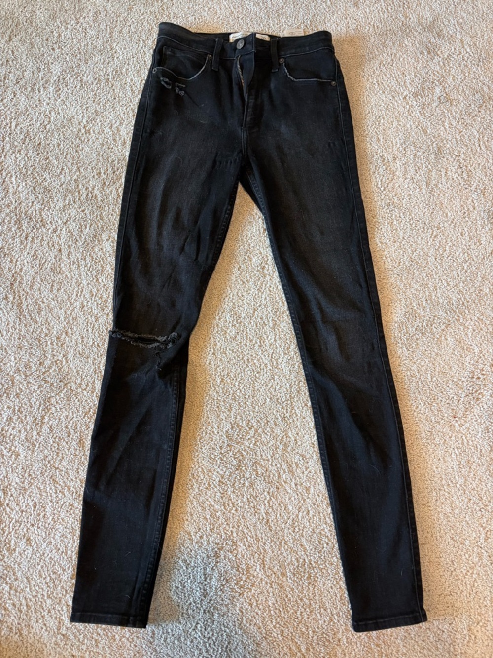 Abercrombie and fitch Black Women's Skinny Jeans - Distressed Knee size 26L
